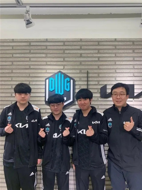 包括如本泽 包括如本泽